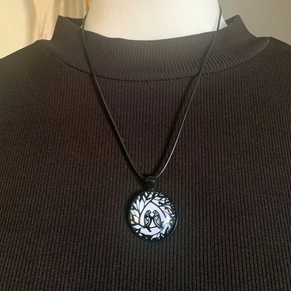 🖤 Black & White “Love Birds” Handmade Mandala Cabochon Pendant Necklace - Picture 3 of 6